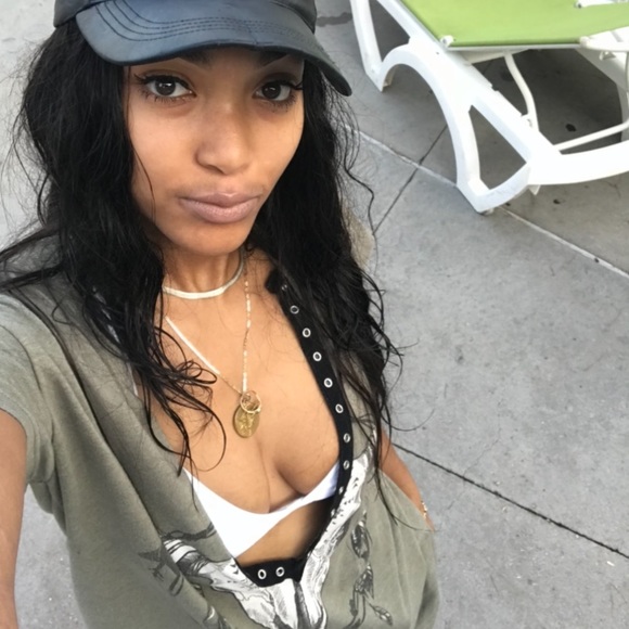 Longhorn Olive Shirt V-Cut - Picture 6 of 6